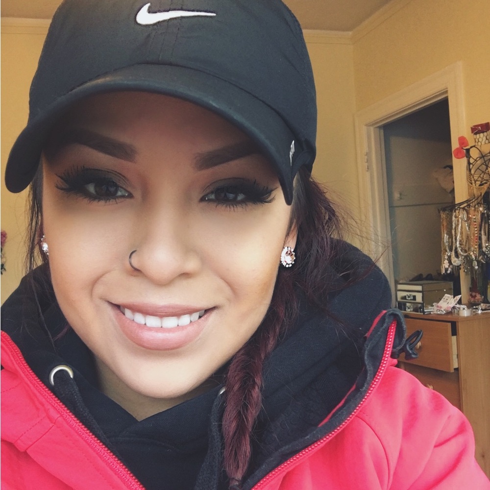 Meet your Posher, Brenda